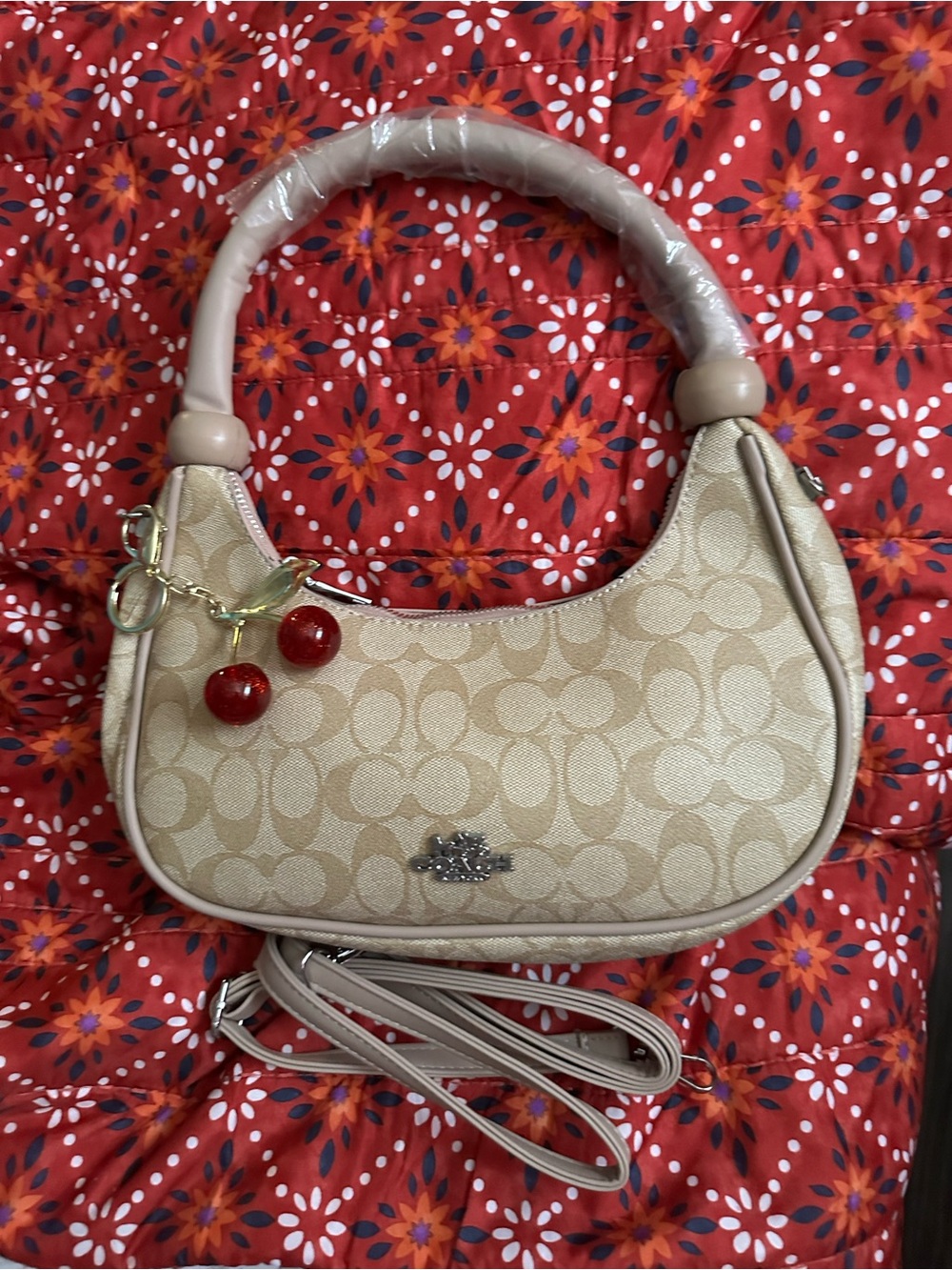 Classic Bag color cream not authentic